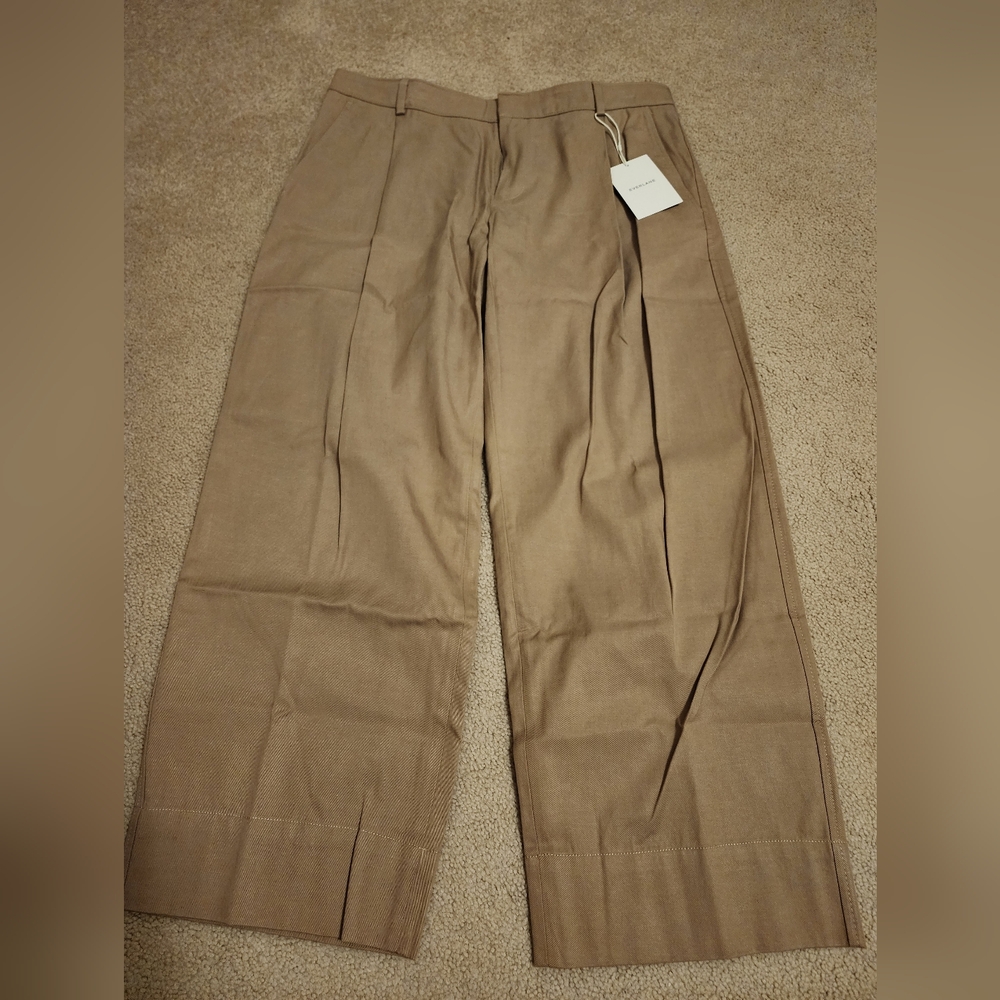 Women Sz 12 Everlane Khaki Trousers NWT . Pleated And Cropped.